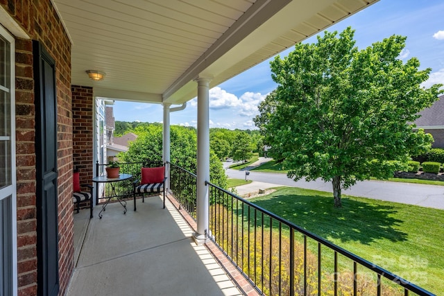 7245 Willow Brook Ct, Denver, NC 28037 - balcony with covered porch