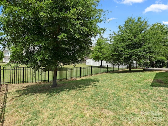 1305 Kings Grove Dr, York, SC 29745 - view of yard