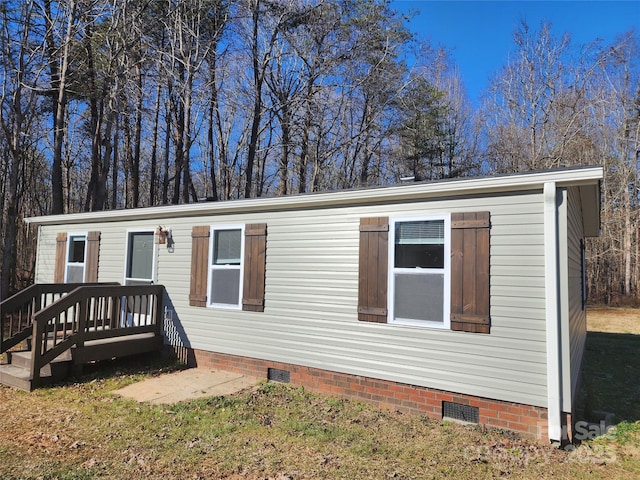 manufactured / mobile home with crawl space