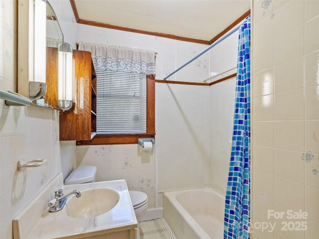 43 Charter Way, Burnsville, NC 28714 - bathroom featuring tile walls, toilet, crown molding, shower / bath combo, and vanity
