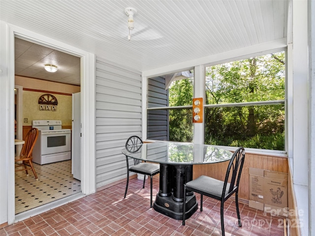 43 Charter Way, Burnsville, NC 28714 - sunroom with healthy amount of natural light