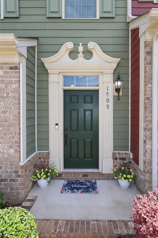 1809 Evergreen Dr, Charlotte, NC 28208 - entrance to property featuring stone siding