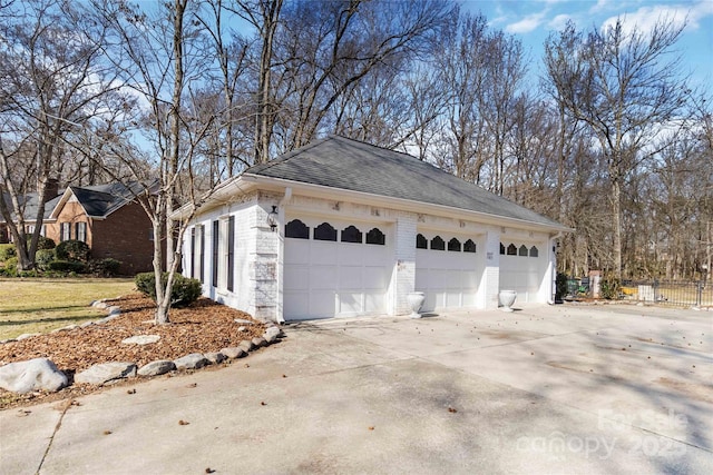 4001 Carmel Acres Dr, Charlotte, NC 28226 - detached garage with fence