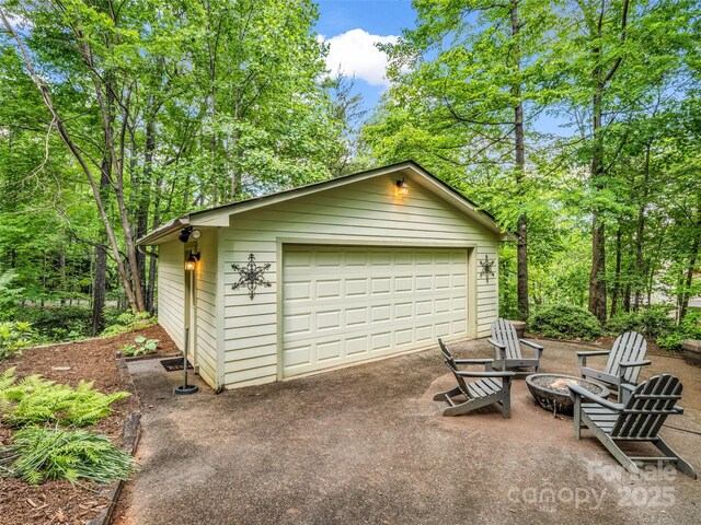 view of detached garage