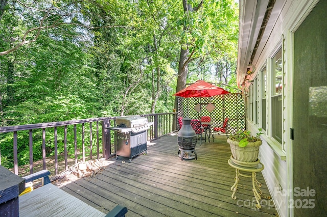 1115 Grovewood Dr, Charlotte, NC 28208 - deck featuring area for grilling and outdoor dining area