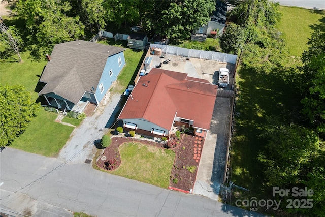 aerial view of property and surrounding area
