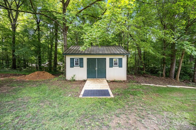 2076 Junction Rd, Mocksville, NC 27028 - view of outdoor structure with an outbuilding and a view of trees