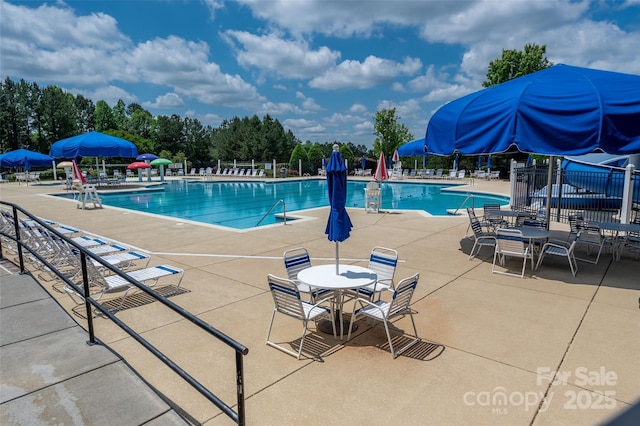 5014 Forest Hills Pl, Fort Mill, SC 29707 - community pool featuring fence and a patio