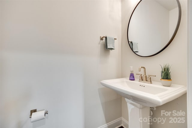 18011 Wilbanks Dr, Charlotte, NC 28278 - bathroom with baseboards