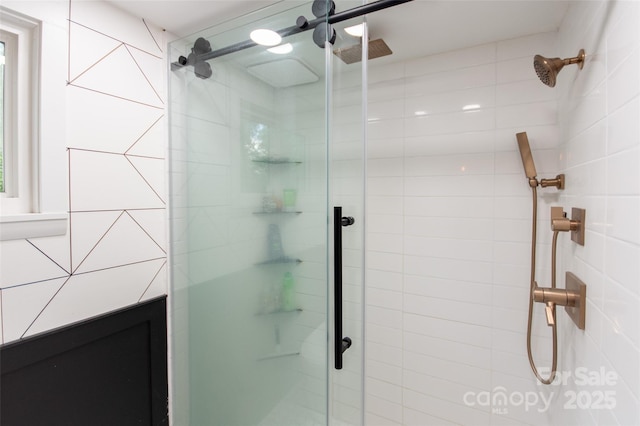 37 Geneva Cir Unit 1/2, Franklin, NC 28734 - bathroom featuring a stall shower