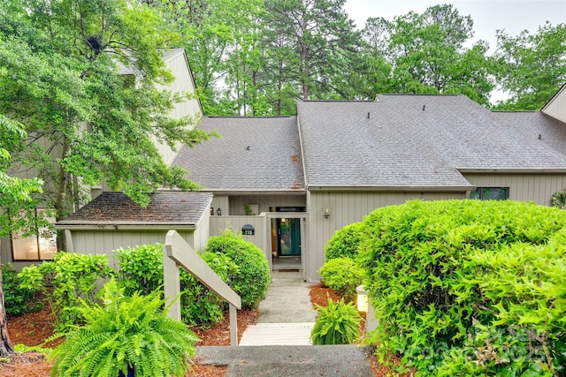 115 Pine Grove Cir, Clover, SC 29710 - mid-century modern home with a shingled roof