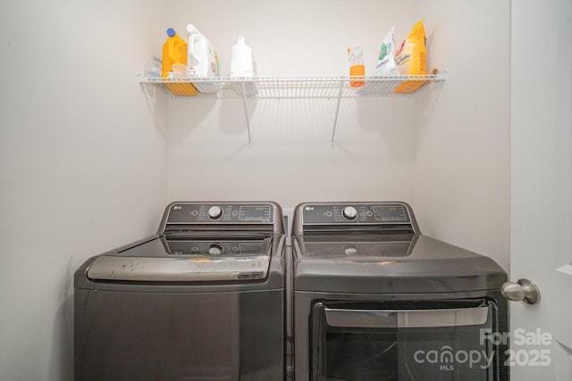 18026 Stark Way, Charlotte, NC 28278 - laundry room with washer and dryer