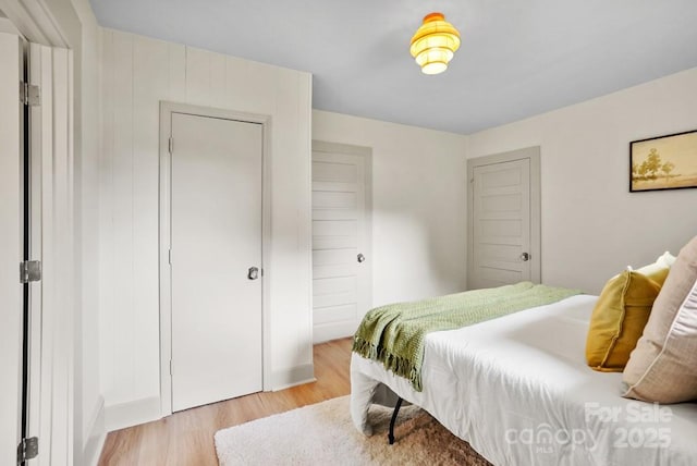 1000 Oakshade Ave, Kannapolis, NC 28083 - bedroom featuring light wood finished floors