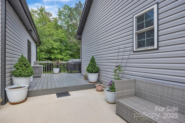 5262 Mckenzie Trl, Conover, NC 28613 - wooden terrace with a patio