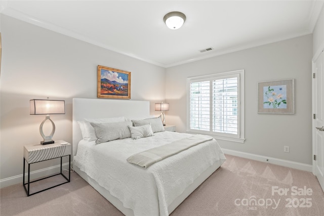 6831 Conservatory Ln, Charlotte, NC 28210 - bedroom with baseboards, light colored carpet, and ornamental molding