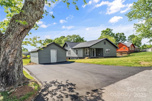 800 Hoyle St SW, Valdese, NC 28690 - view of front of property featuring an outbuilding, a front yard, and driveway
