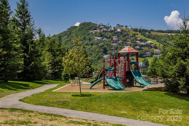 301 Pinnacle Inn Rd Unit 2210, Beech Mountain, NC 28604 - community jungle gym featuring a lawn