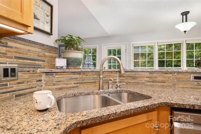 2906 Chapman Cir, Rock Hill, SC 29732 - kitchen featuring a sink, backsplash, healthy amount of natural light, and lofted ceiling