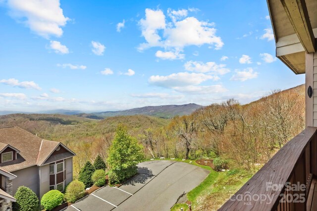 143 Wildflower Ln, Sugar Mountain, NC 28604 - view of mountain background with a forest