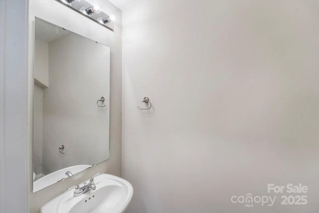 668 Smith St, Kannapolis, NC 28083 - bathroom with a sink