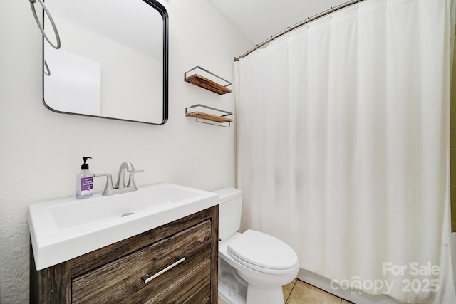 full bath with toilet, vanity, tile patterned floors, and a shower with curtain