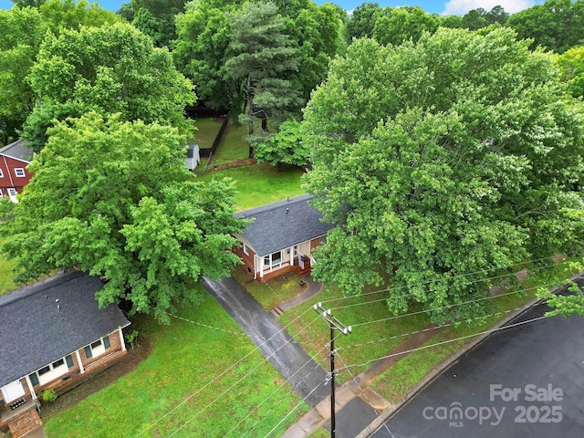 aerial view of property and surrounding area