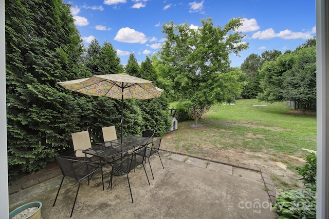 2017 White Cedar Ln, Waxhaw, NC 28173 - view of patio with outdoor dining area