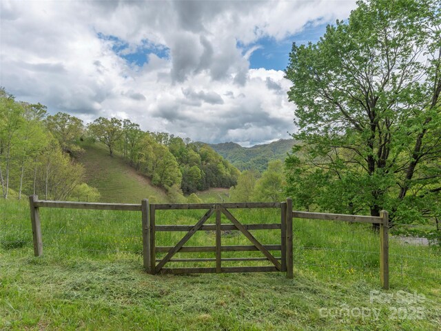 00 Quest Cv, Clyde, NC 28721