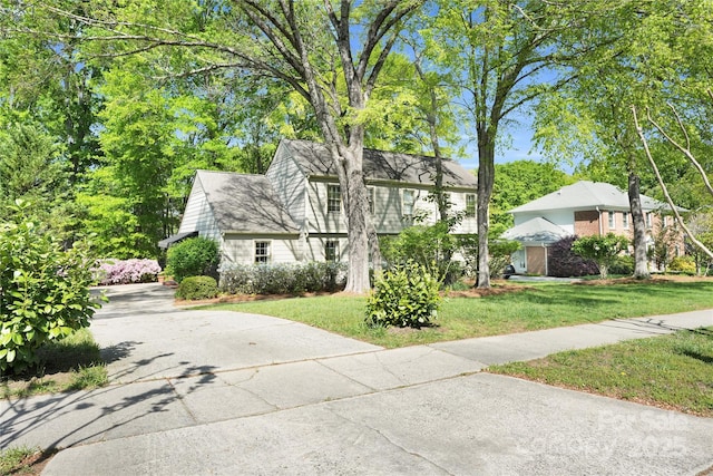 4738 Truscott Rd, Charlotte, NC 28226 - view of front of home featuring driveway and a front yard
