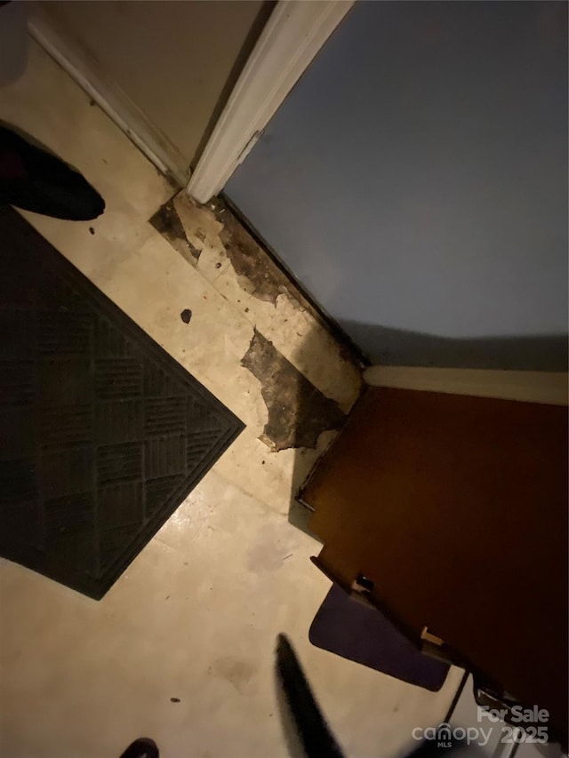 5309 Lewis Rd, Gastonia, NC 28052 - detailed view of concrete flooring