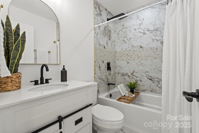 5910 Grosner Pl, Charlotte, NC 28211 - bathroom featuring shower / tub combo, vanity, and toilet