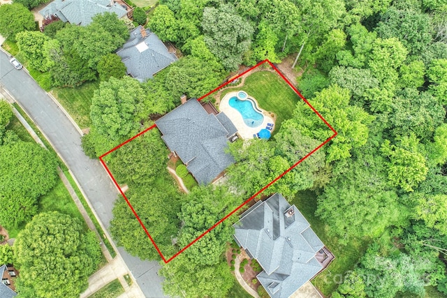 7812 Seton House Ln, Charlotte, NC 28277 - aerial overview of property's location with property boundaries highlighted and a pool