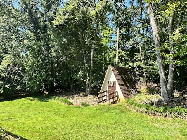 5495 Valley Run St, Hickory, NC 28601 - view of green lawn with a shed