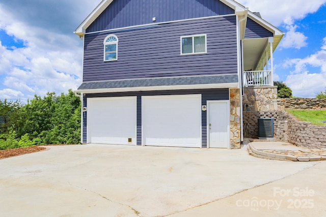 7768 Pinecone Ln, Hickory, NC 28602 - view of property exterior with a garage and driveway