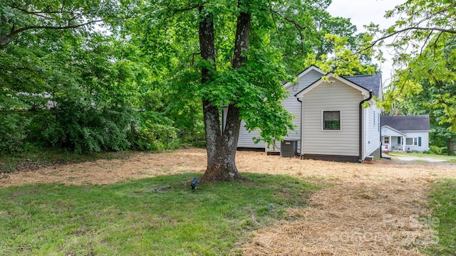 view of grassy yard