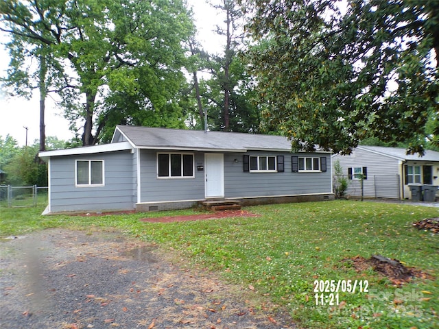 single story home featuring crawl space