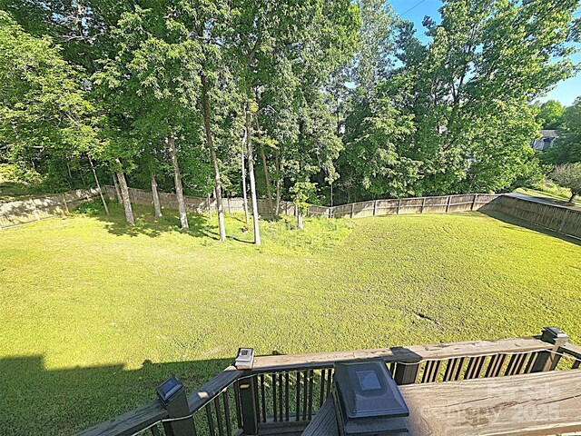 12304 Sandringham Pl, Charlotte, NC 28262 - view of yard