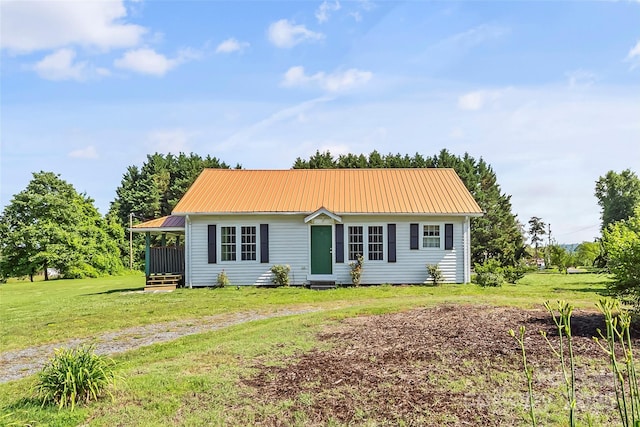 35 Telephone Exchange Rd, Hickory, NC 28601 - view of front of home featuring metal roof and a front yard