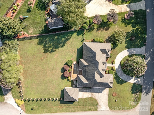 aerial view of property and surrounding area