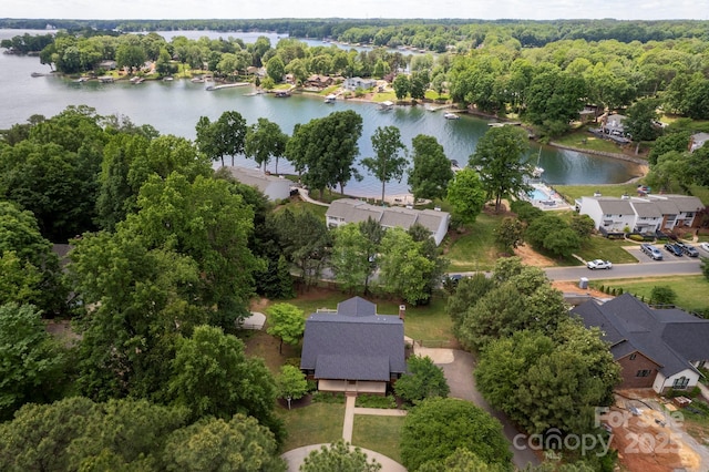 8024 Bradford Ln, Denver, NC 28037 - aerial view of property and surrounding area featuring a large body of water and nearby suburban area