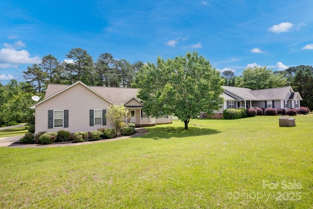 5678 Cedar Run Dr, Denver, NC 28037 - ranch-style home with a front lawn