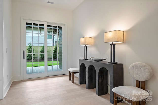 536 Hillside Ave, Charlotte, NC 28209 - living area featuring light wood finished floors
