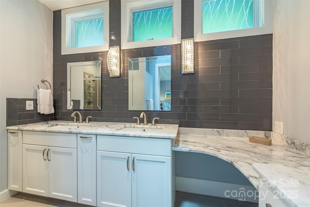 201 Ruffed Grouse Ln, Waynesville, NC 28786 - full bath featuring tasteful backsplash and double vanity