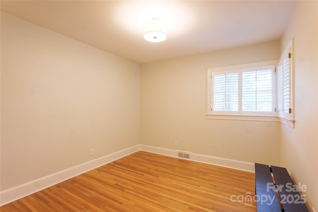 5162 Lincrest Pl, Charlotte, NC 28211 - empty room with light wood-style floors and baseboards
