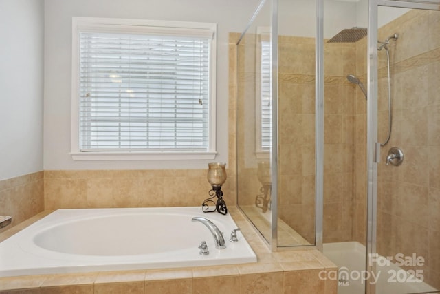 10401 Royal Winchester Dr, Charlotte, NC 28277 - full bath featuring a stall shower and a garden tub