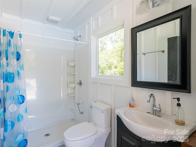5 Bridgewater Dr, Fletcher, NC 28732 - full bath featuring a shower with curtain, toilet, and vanity