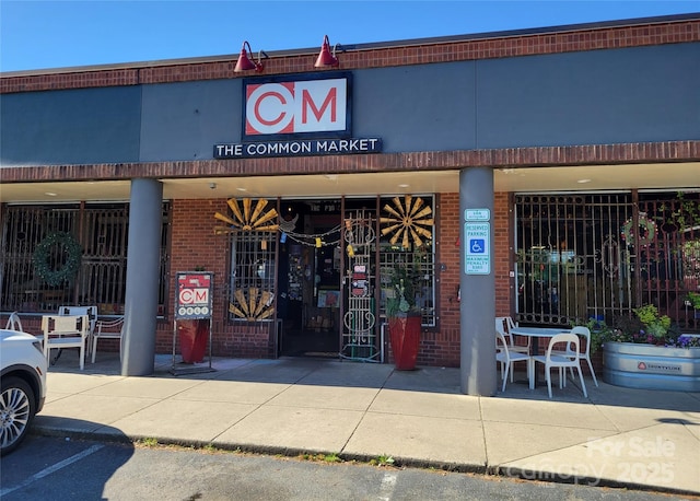 5210 Kelly St, Charlotte, NC 28205 - view of building exterior