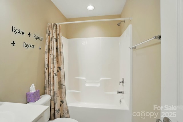 541 River Park Rd, Belmont, NC 28012 - full bath with shower / bath combo, toilet, vanity, and recessed lighting