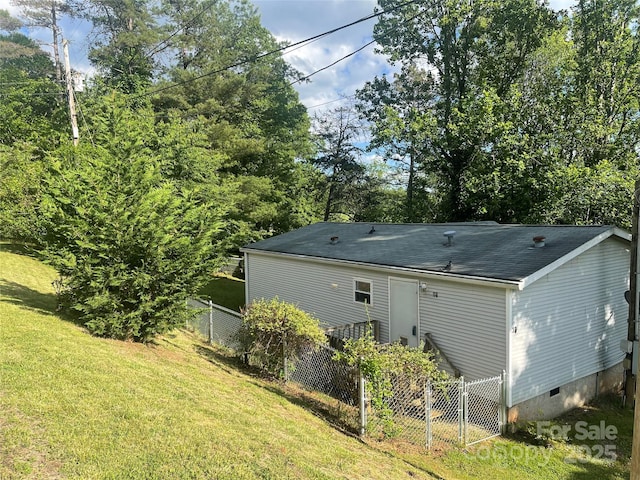 19 Harkins Ln, Marshall, NC 28753 - rear view of house featuring crawl space