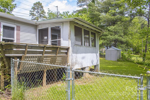 19 Harkins Ln, Marshall, NC 28753 - view of side of property with a sunroom